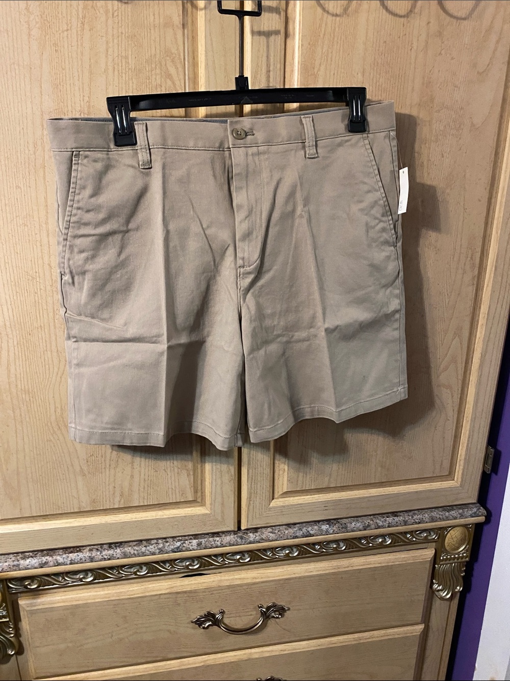 Amazon Essentials Men's Beige Flat Front Shorts